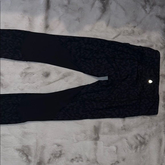 Lululemon cheetah leggings - Picture 4 of 8